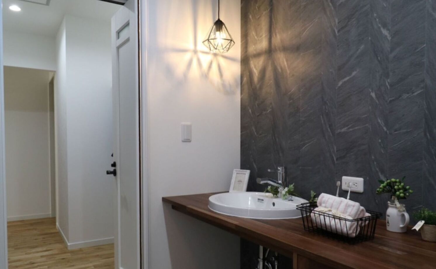 ヤマカ木材　オンリーホーム 【平屋/2000万円台/30坪台/モダン/愛知県/自然素材】住みやすさと住み心地にこだわった温かみのある平屋の建築実例画像5