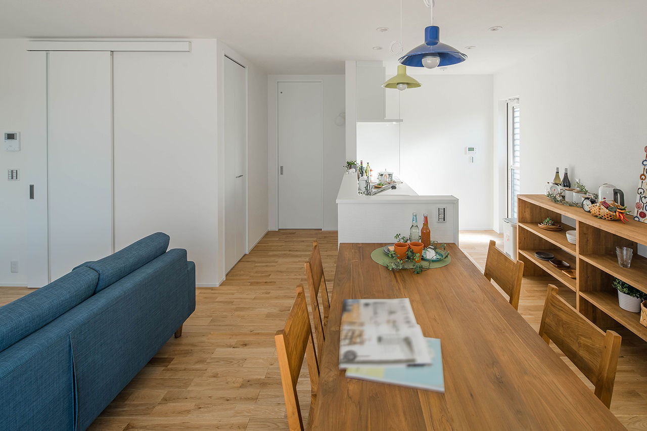 シンプルハウス 【1500万円以下/30坪台/間取り図】黒ガルバの窓がない家。開放的なリビングで心地好く暮らす/1000万円台の建築実例画像5