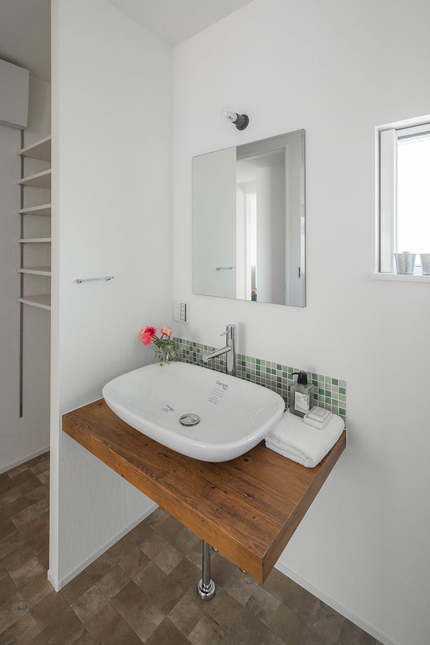 シンプルハウス 【1500万円以下/30坪台/間取り図】黒ガルバの窓がない家。開放的なリビングで心地好く暮らす/1000万円台の建築実例画像8