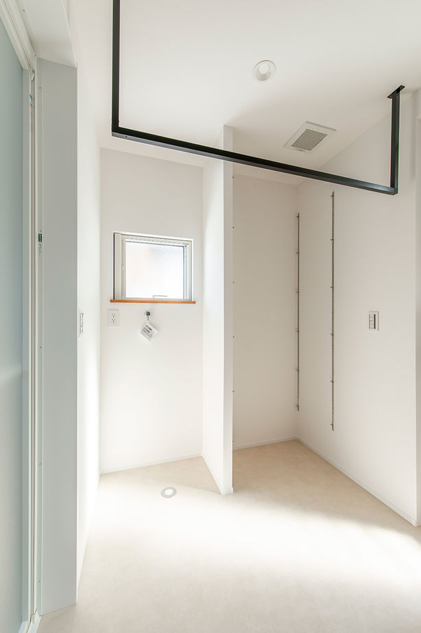 シンプルハウス 【1600万円台/延床30坪台/間取り図有】家族がくつろげる、インダストリアルな土間リビングのある住まいの建築実例画像7