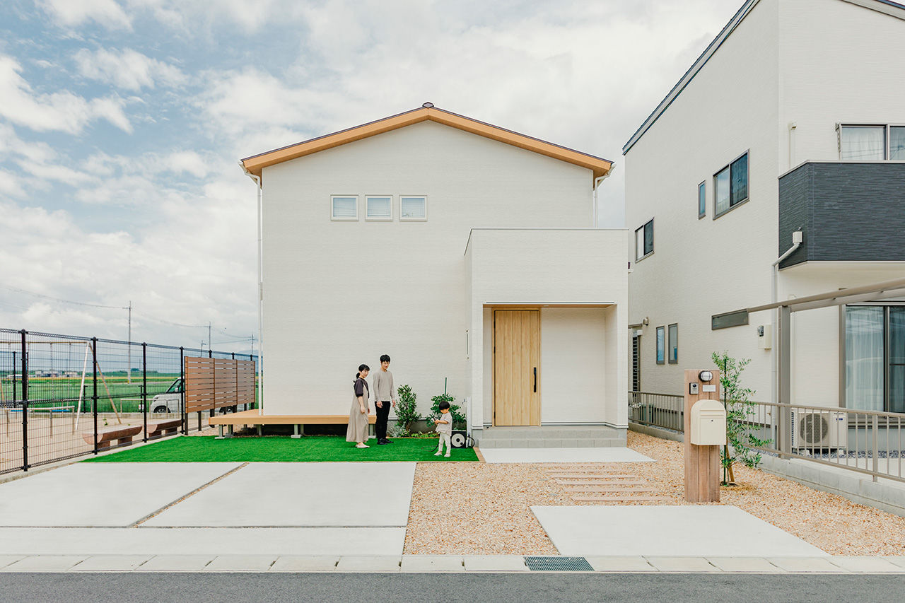 シンプルハウス 【1900万円台/延床30坪台/間取り図有】家族をそっと包み込むような、やさしい印象のホワイトの家の建築実例画像