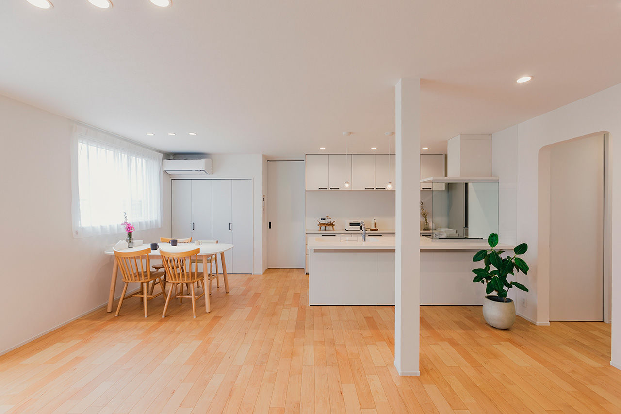 シンプルハウス 【1900万円台/延床30坪台/間取り図有】家族をそっと包み込むような、やさしい印象のホワイトの家の建築実例画像4