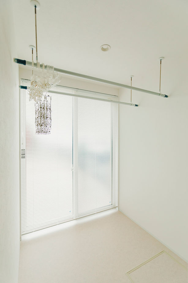 シンプルハウス 【1900万円台/延床30坪台/間取り図有】家族をそっと包み込むような、やさしい印象のホワイトの家の建築実例画像5