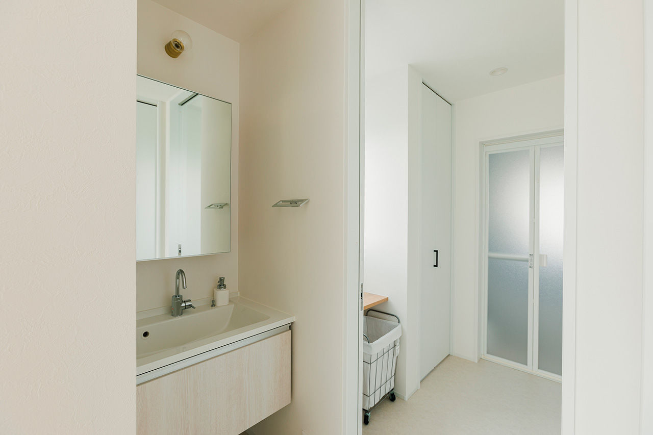 シンプルハウス 【1900万円台/延床30坪台/間取り図有】家族をそっと包み込むような、やさしい印象のホワイトの家の建築実例画像6