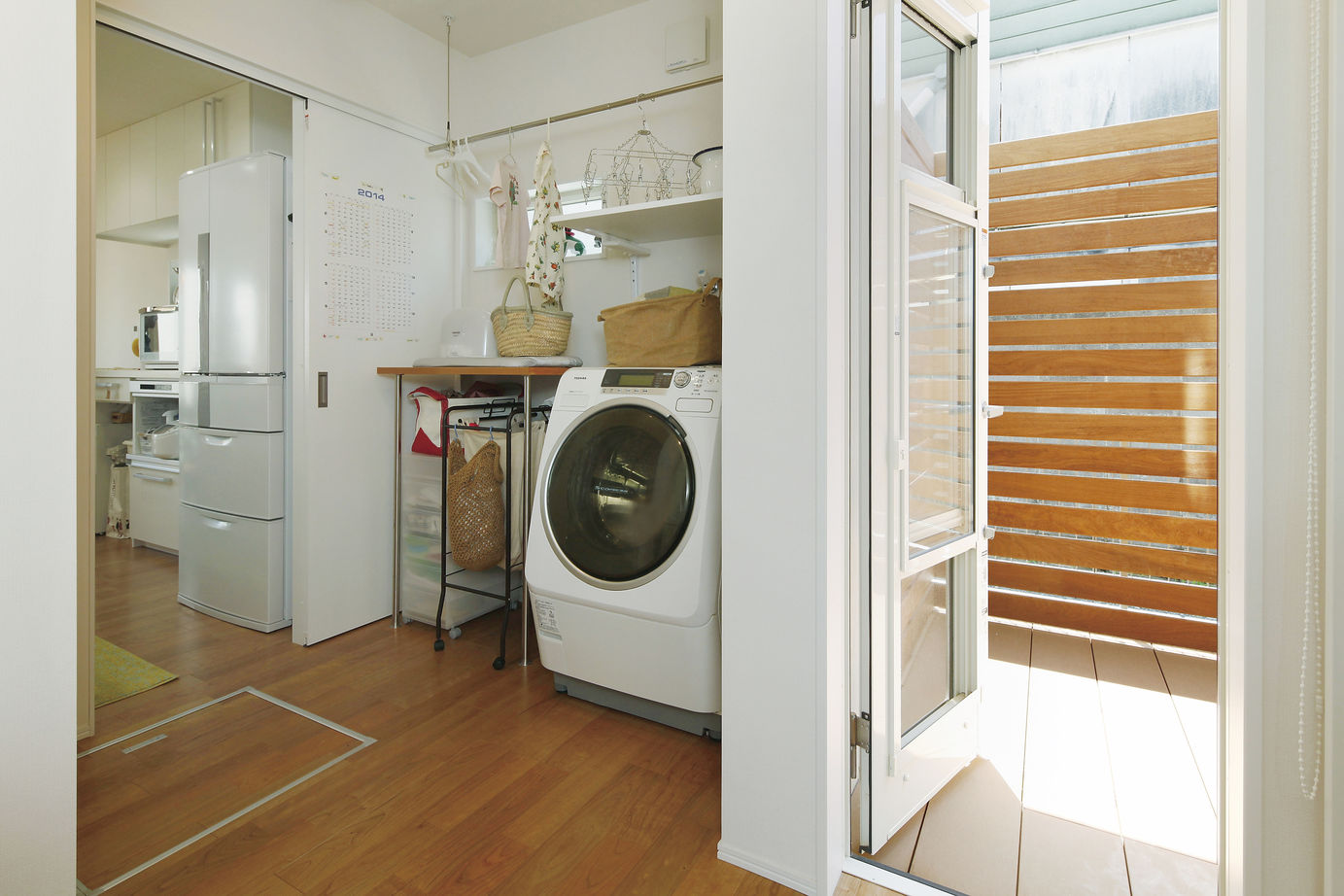 【SUUMO】 【2000万円台/33坪/間取り図有/ビルトインガレージ】壁と一体化する塀で庭を囲みプライベート空間を楽しむ - 一級建築士 ...
