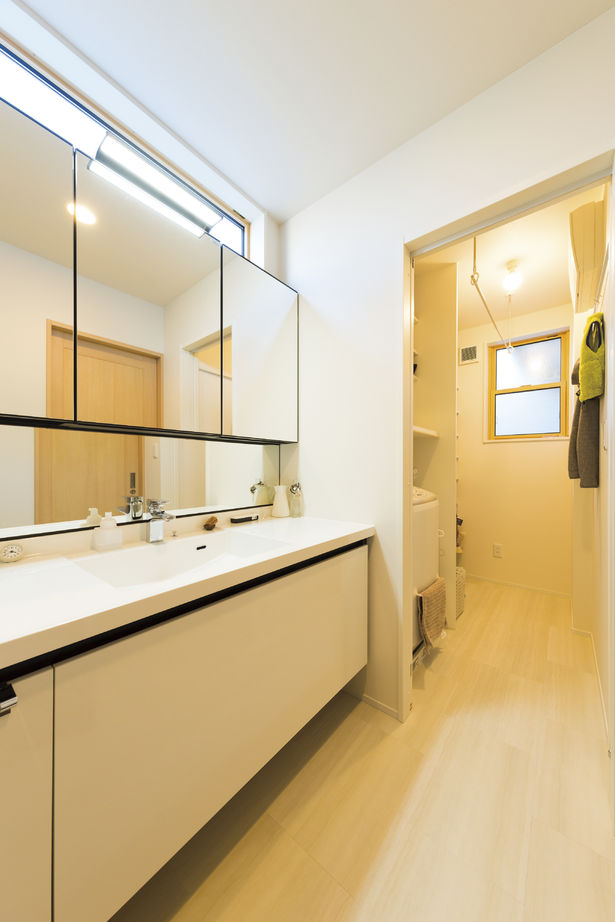 一級建築士事務所　ホームスタイリング 【2000万円台/32坪/間取り図有/スキップフロア】狭い土地でも中庭や吹抜けを実現。開放的に暮らせる住まいの建築実例画像8