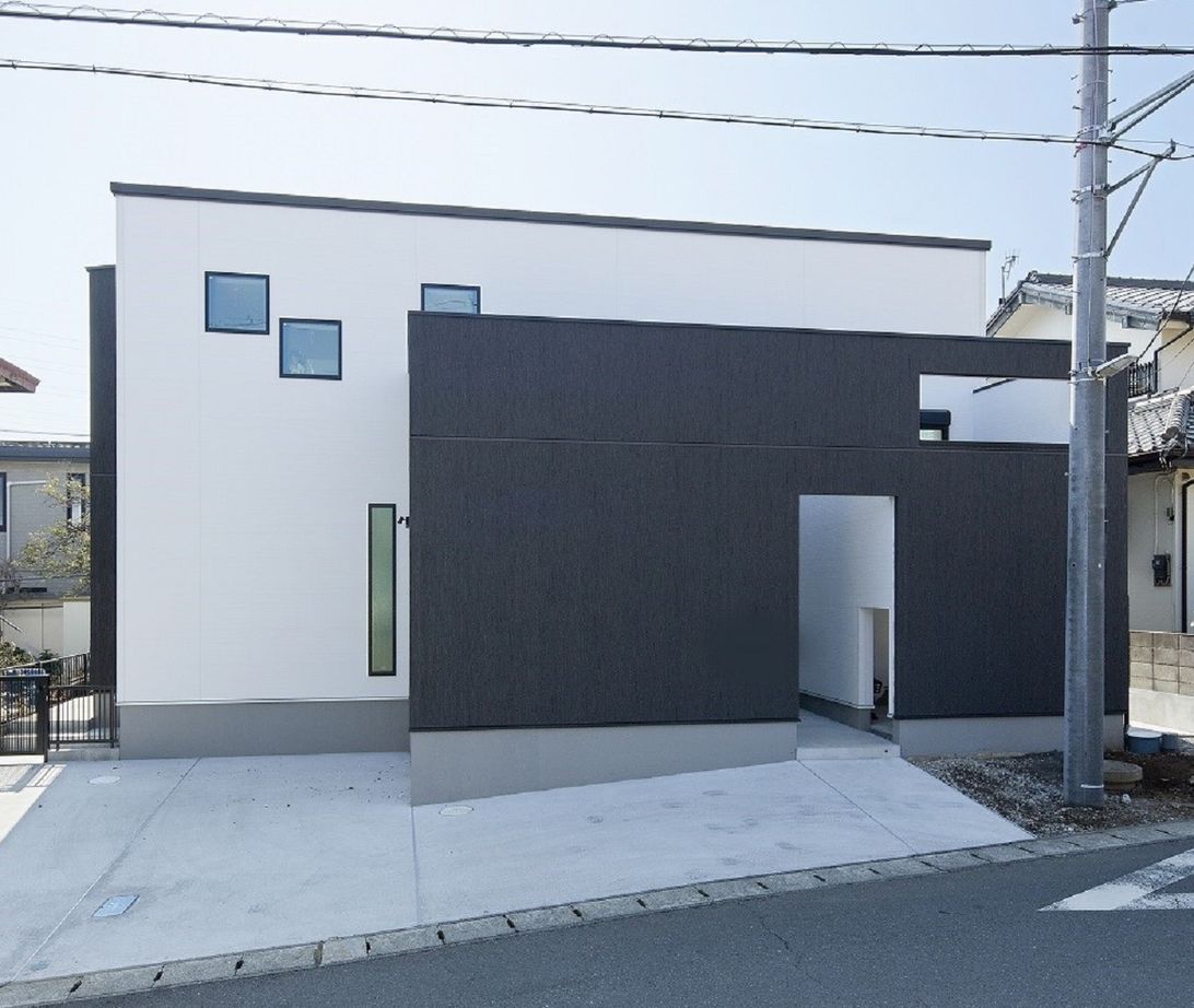 一級建築士事務所　ホームスタイリング 【間取図有/40坪/吹き抜け/中庭】住宅密集地でプライバシーと採光を両立。高い設計力で叶えた理想の家の建築実例画像2