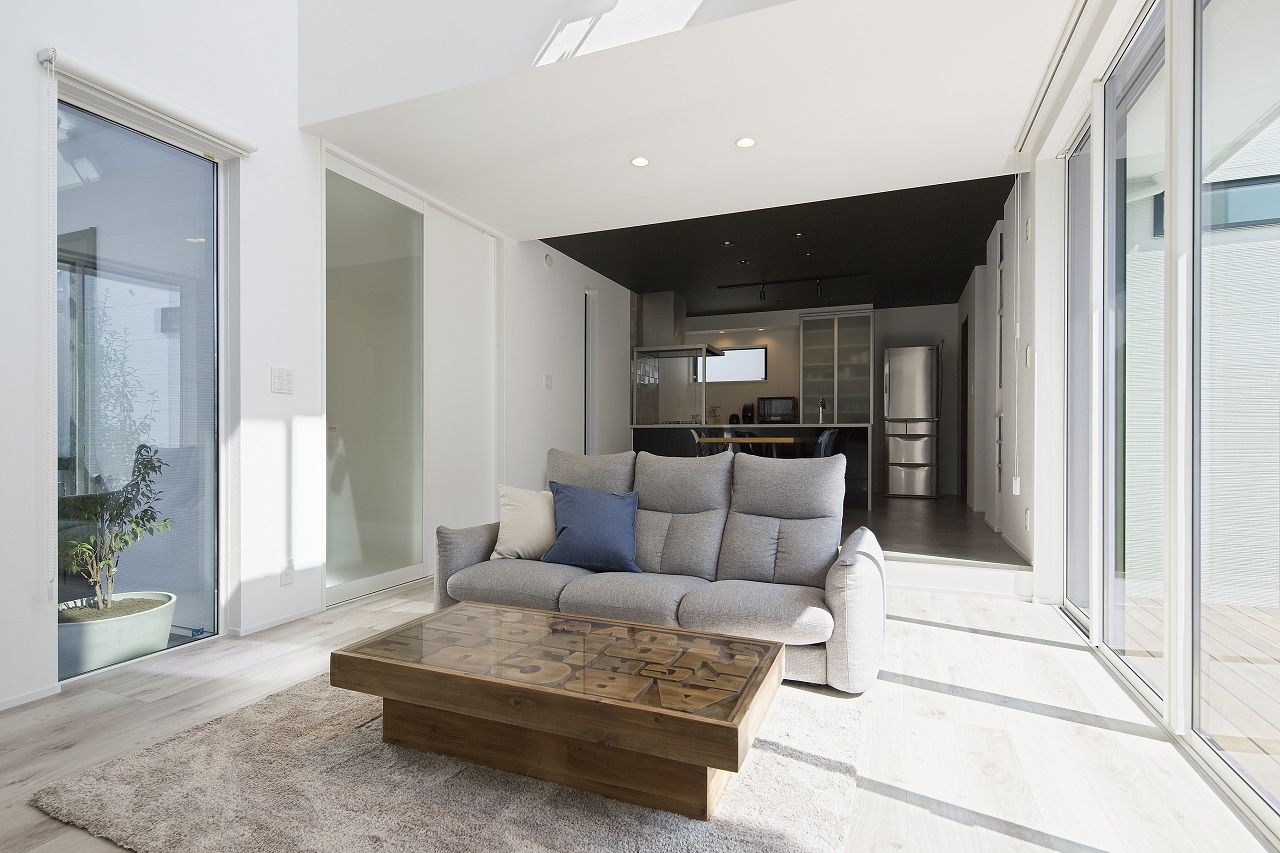 一級建築士事務所　ホームスタイリング 【間取図有/40坪/吹き抜け/中庭】住宅密集地でプライバシーと採光を両立。高い設計力で叶えた理想の家の建築実例画像4