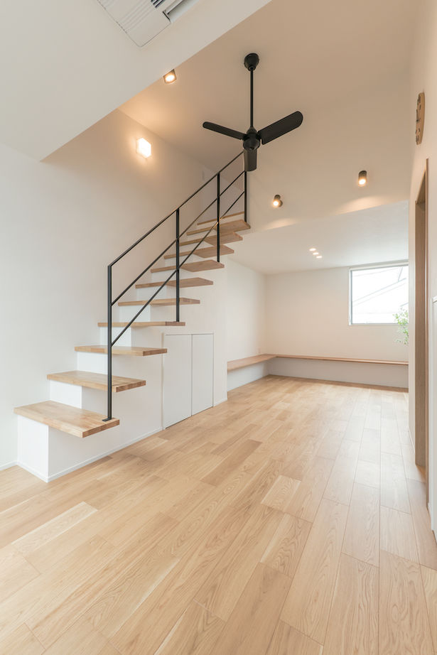 一級建築士事務所　ホームスタイリング 【2000万円台/36坪/間取り有/ロフト】2階の中庭から風と光を取り込む、こだわりのビルトインガレージハウスの建築実例画像5