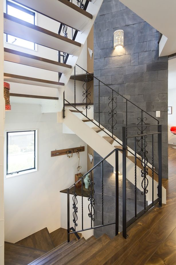 一級建築士事務所　ホームスタイリング 【71坪/間取り図有/吹き抜け/ロフト】リゾートテイストあふれるホテルライクなビルトインガレージのある家の建築実例画像8