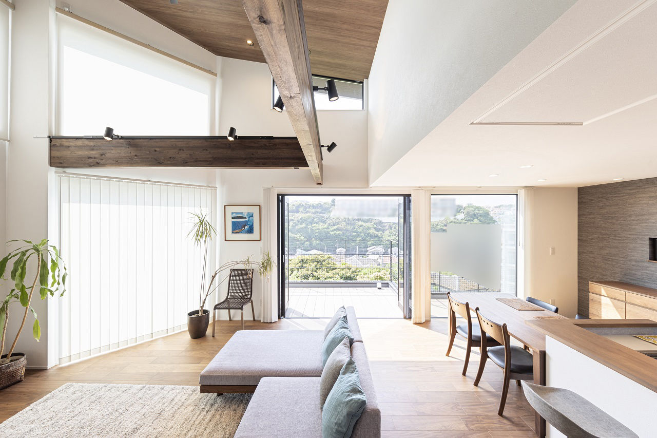 一級建築士事務所　ホームスタイリング 【33坪/間取り/2階リビング/ルーフバルコニー/ロフト】自然と海を一望できるリゾートホテルのような住まいの建築実例画像3