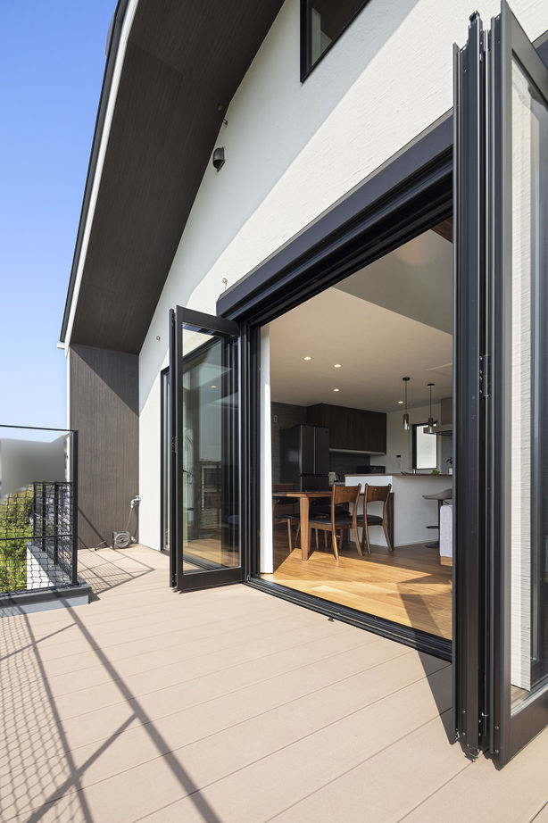 一級建築士事務所　ホームスタイリング 【33坪/間取り/2階リビング/ルーフバルコニー/ロフト】自然と海を一望できるリゾートホテルのような住まいの建築実例画像6