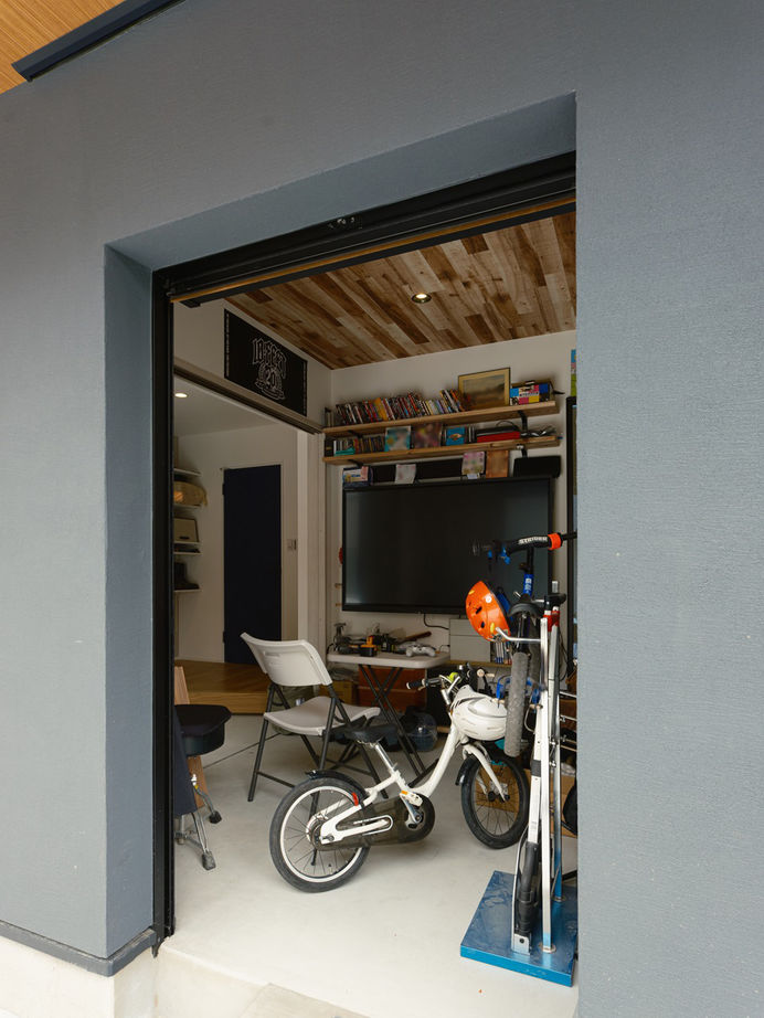 一級建築士事務所　ホームスタイリング 【3000万円台/35坪/間取り/吹き抜け】秘密基地のようなブルックリンテイストのビルトインガレージハウスの建築実例画像2