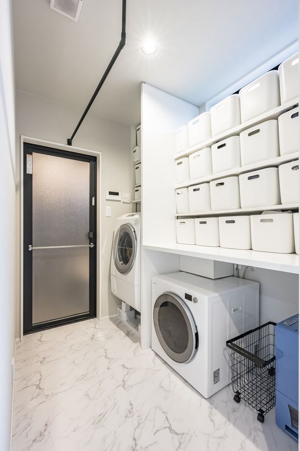 一級建築士事務所　ホームスタイリング 【4000万円台/36.6坪/間取り/吹き抜け/中庭/防音】みんなが趣味を楽しむシンプルモダンなホテルライクな家の建築実例画像9