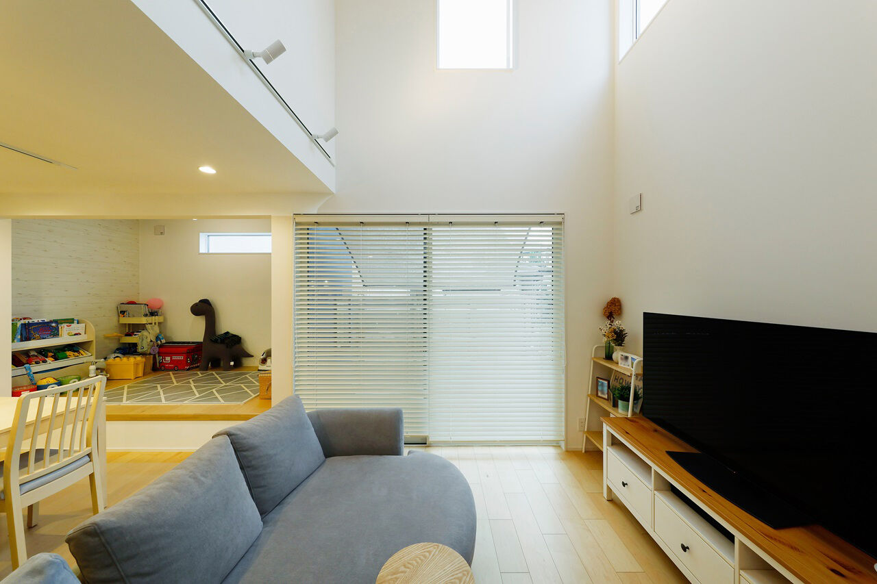 一級建築士事務所　ホームスタイリング 【3000万円台/30.1坪/間取り/吹き抜け/テラス】家族がのびのびと暮らせる、明るく開放的なLDKが中心の家の建築実例画像4