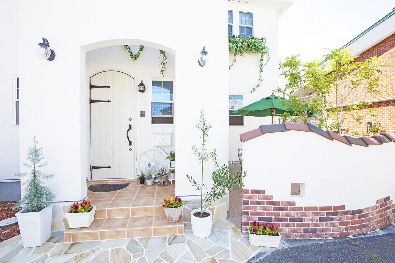 コグマホーム 【2000万円台/30坪台/2階建て/3LDK/ヨーロッパ/間取り図あり】美しいプロヴァンススタイルの住まいの建築実例画像2