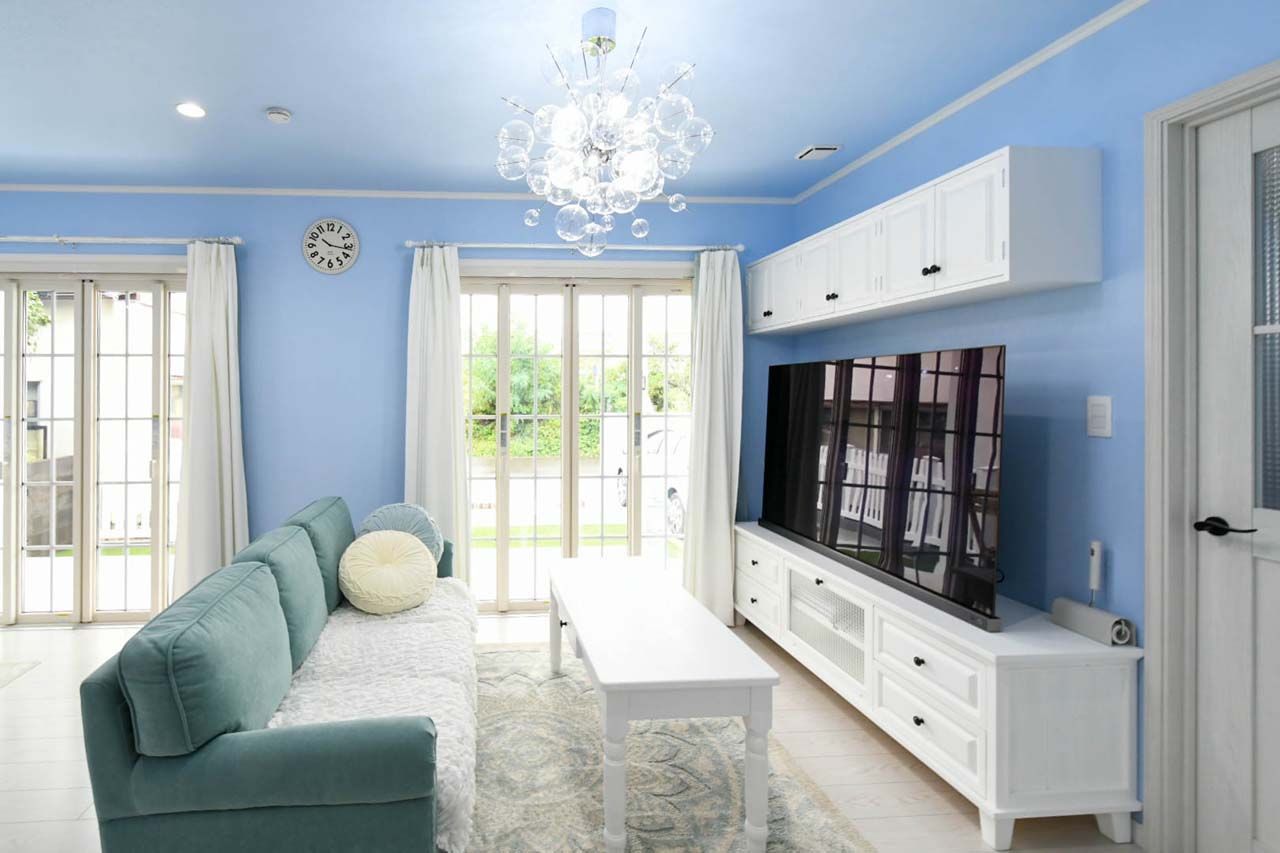 コグマホーム 外観・インテリアのデザインのかわいらしさが魅力。白×ブルーでまとめた、さわやかな快適空間を実現の建築実例画像6