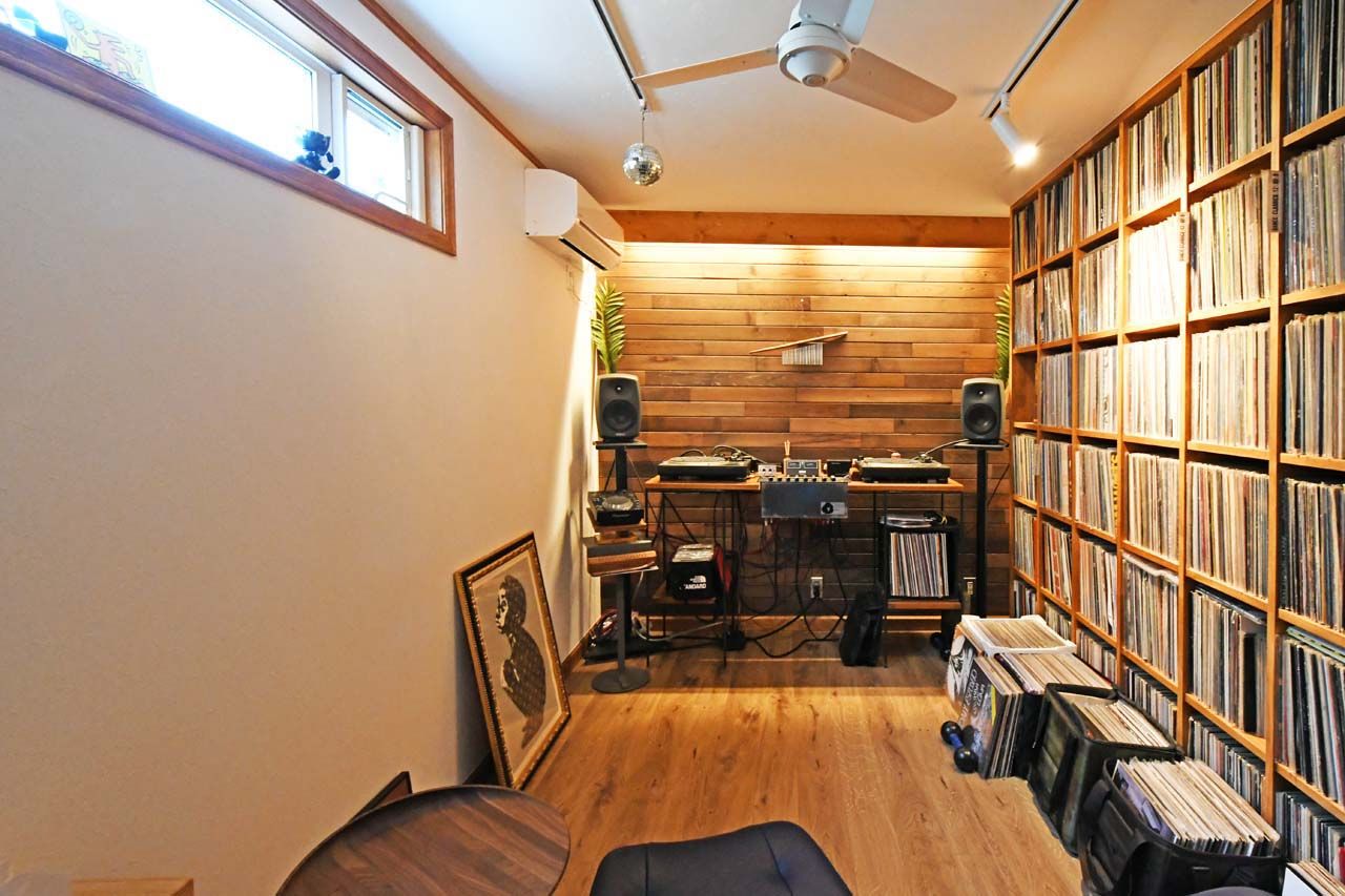 コグマホーム カバードポーチのあるアメリカンな外観が依頼の決め手に。冬でもシャツ1枚で過ごせる快適さにも大満足！の建築実例画像3