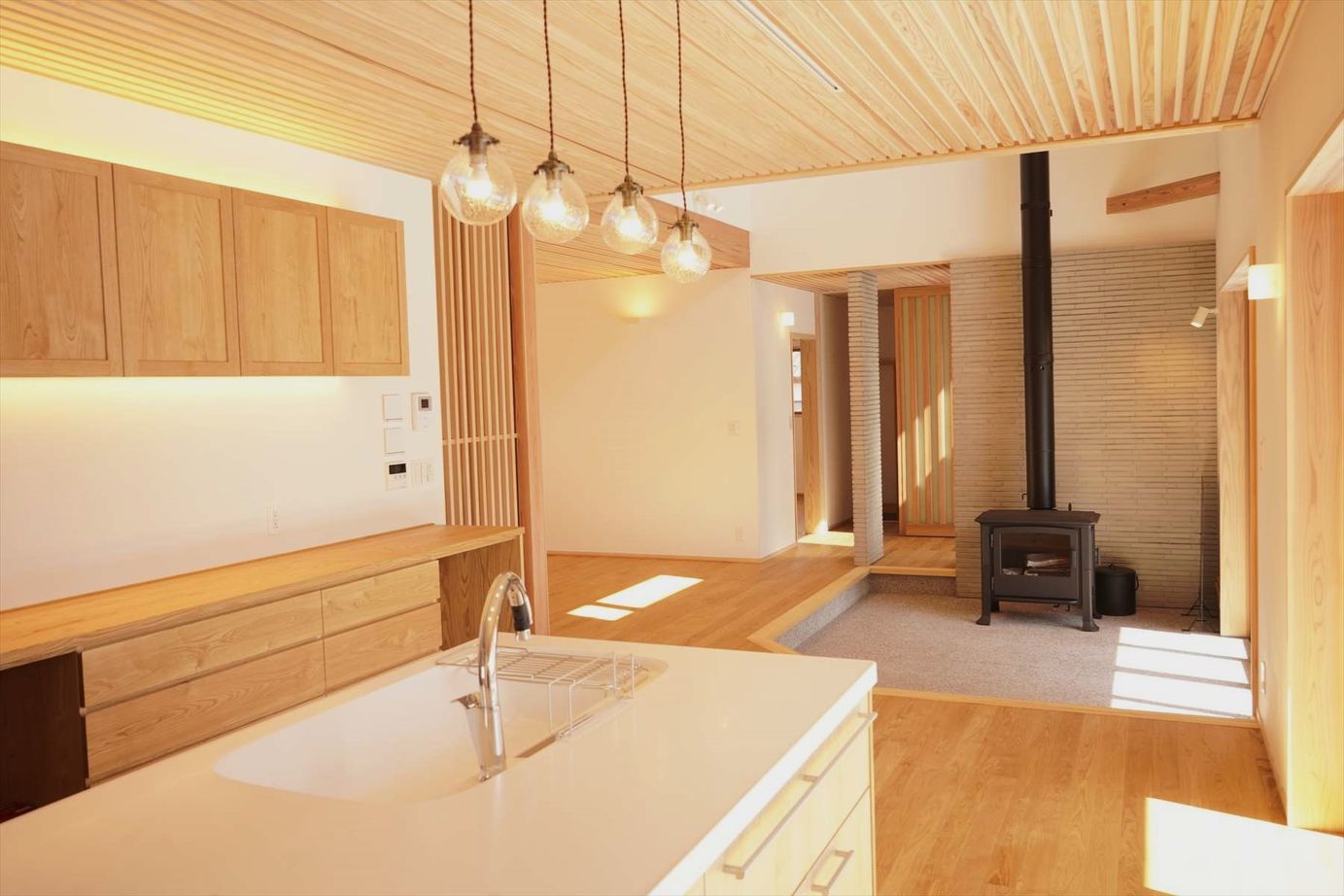 工房信州の家／フォレストコーポレーション 【3LDK・別荘・土間・薪ストーブ】美しい片流れ屋根の家の建築実例画像4