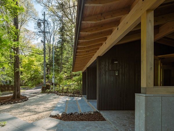 工房信州の家／フォレストコーポレーション 【3LDK・別荘・土間・薪ストーブ】最高の空間で非日常を楽しむ旧軽井沢の家の建築実例画像2