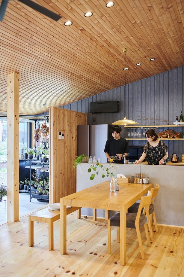 工房信州の家／フォレストコーポレーション 【2LDK・平屋・土間・薪ストーブ】グレーカラーの、バルのような平屋の建築実例画像6