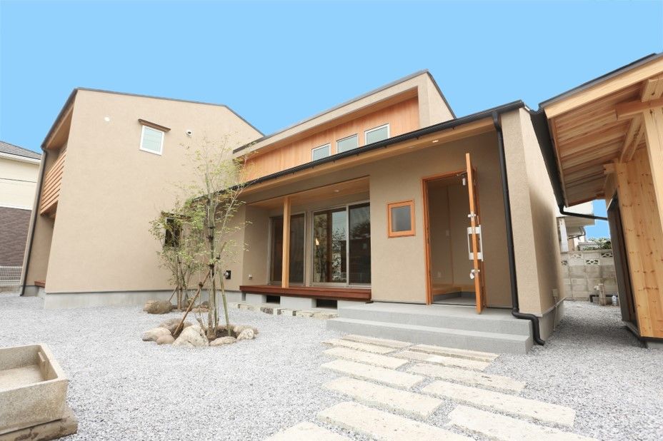 家守 【36坪/2,400～2,499万円】現代デザインと伝統技術の融合。木の香りに満ち、心地良さが広がる家の建築実例画像2