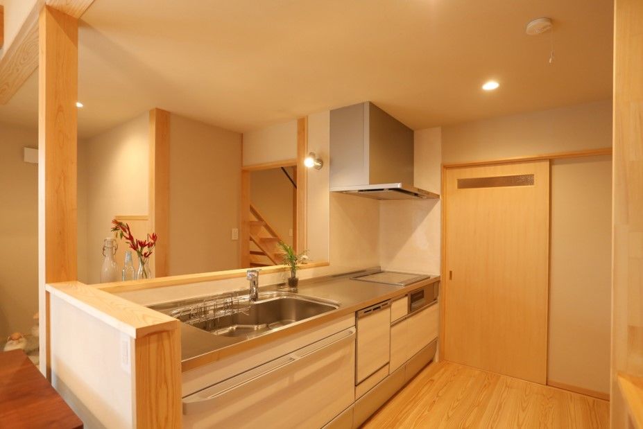 家守 【36坪/2,400～2,499万円】現代デザインと伝統技術の融合。木の香りに満ち、心地良さが広がる家の建築実例画像4