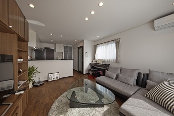 清栄コーポレーション 【京都市内/狭小３階建て】＼価格2500万円まで／京都市内の狭小でも日あたり＆眺望◎、開放感たっぷりLDKの建築実例画像3