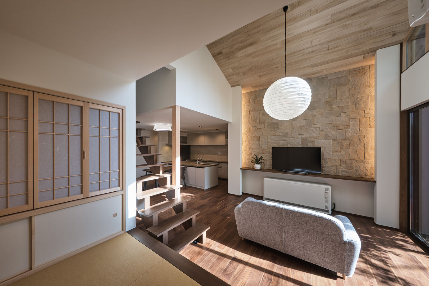 清栄コーポレーション 【京都市内/平屋】周囲の景色を取り込みながら、開放感に包まれる自然と調和した和モダンな癒しの住まいの建築実例画像3