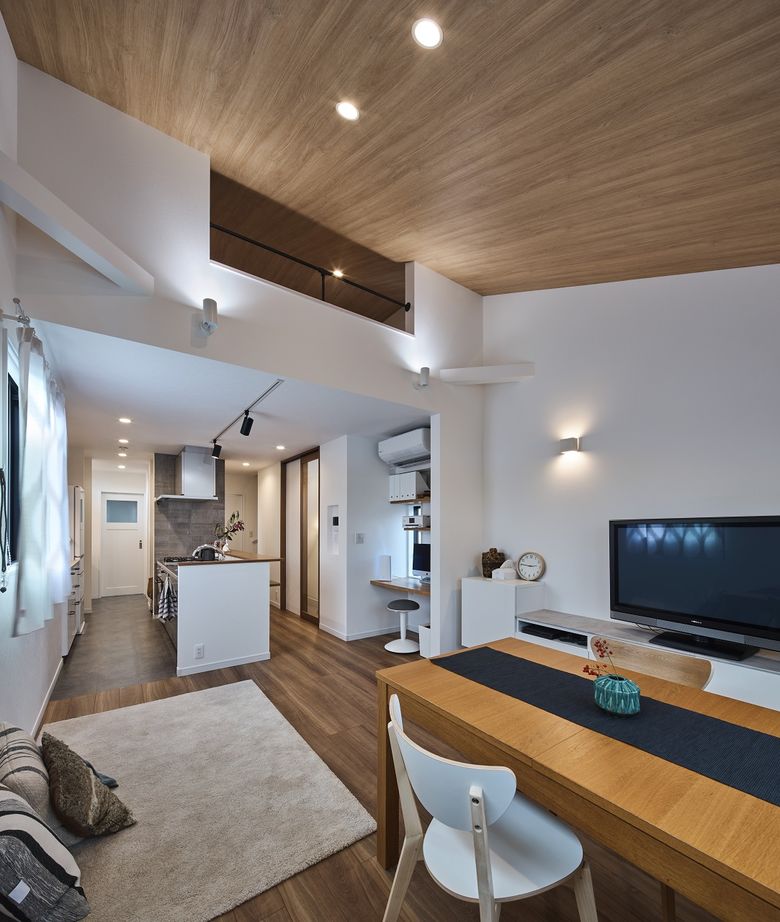 清栄コーポレーション 【京都市】2階建【1500万円～1999万円】家事がラクになる便利な動線で、好みを叶えた家の建築実例画像2