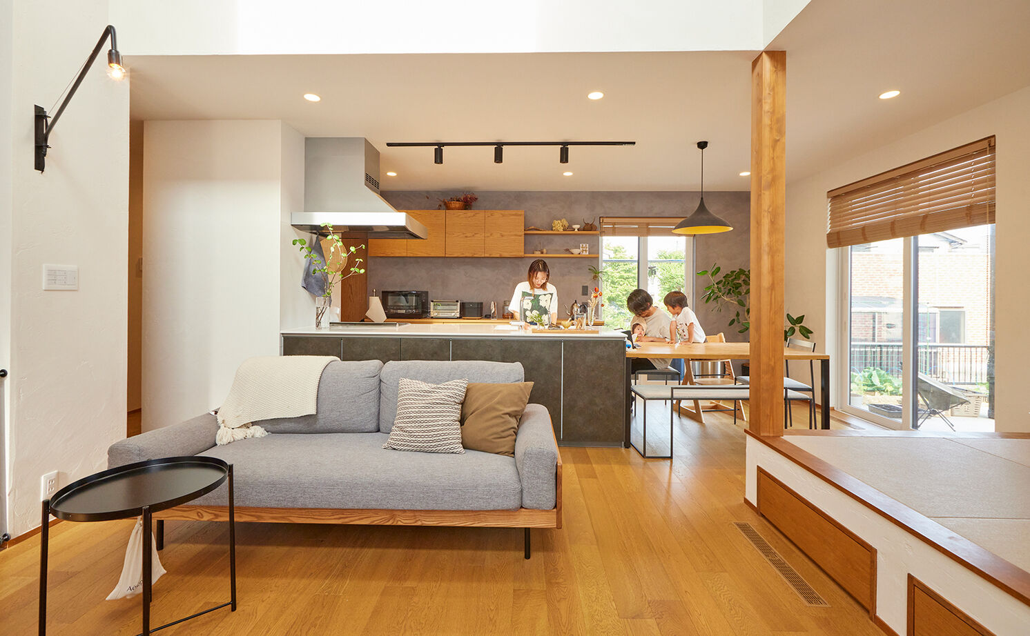 ストークホーム 【岐阜市×3000万円台×間取り図有】全館空調で快適な室内を実現！職人の塗り壁と無垢の木目が美しい家の建築実例画像2