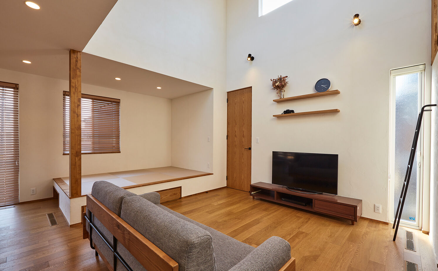 ストークホーム 【岐阜市×3000万円台×間取り図有】全館空調で快適な室内を実現！職人の塗り壁と無垢の木目が美しい家の建築実例画像8