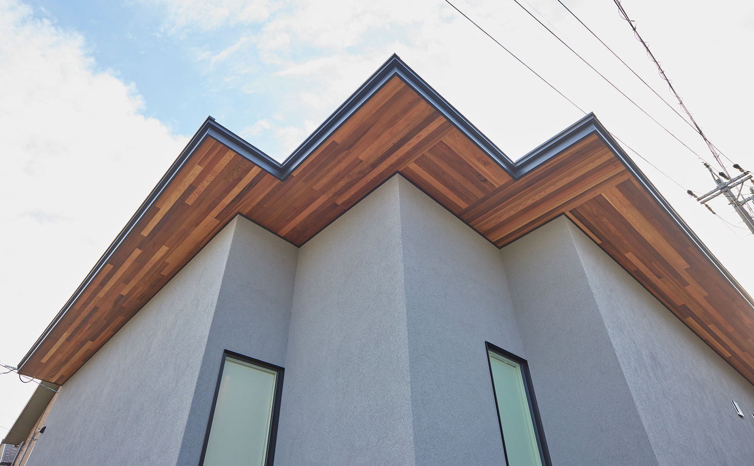 ストークホーム 【平屋×ガレージ×中庭×間取り図有】中庭×回遊動線。ソトに閉じウチに開く、2000万円台で叶えた平屋の建築実例画像17