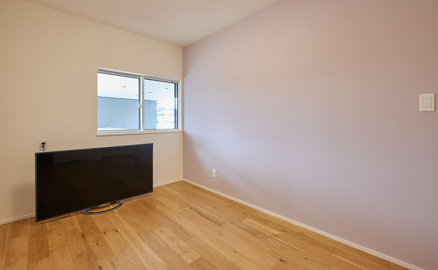 ストークホーム 【平屋×ガレージ×中庭×間取り図有】中庭×回遊動線。ソトに閉じウチに開く、2000万円台で叶えた平屋の建築実例画像18