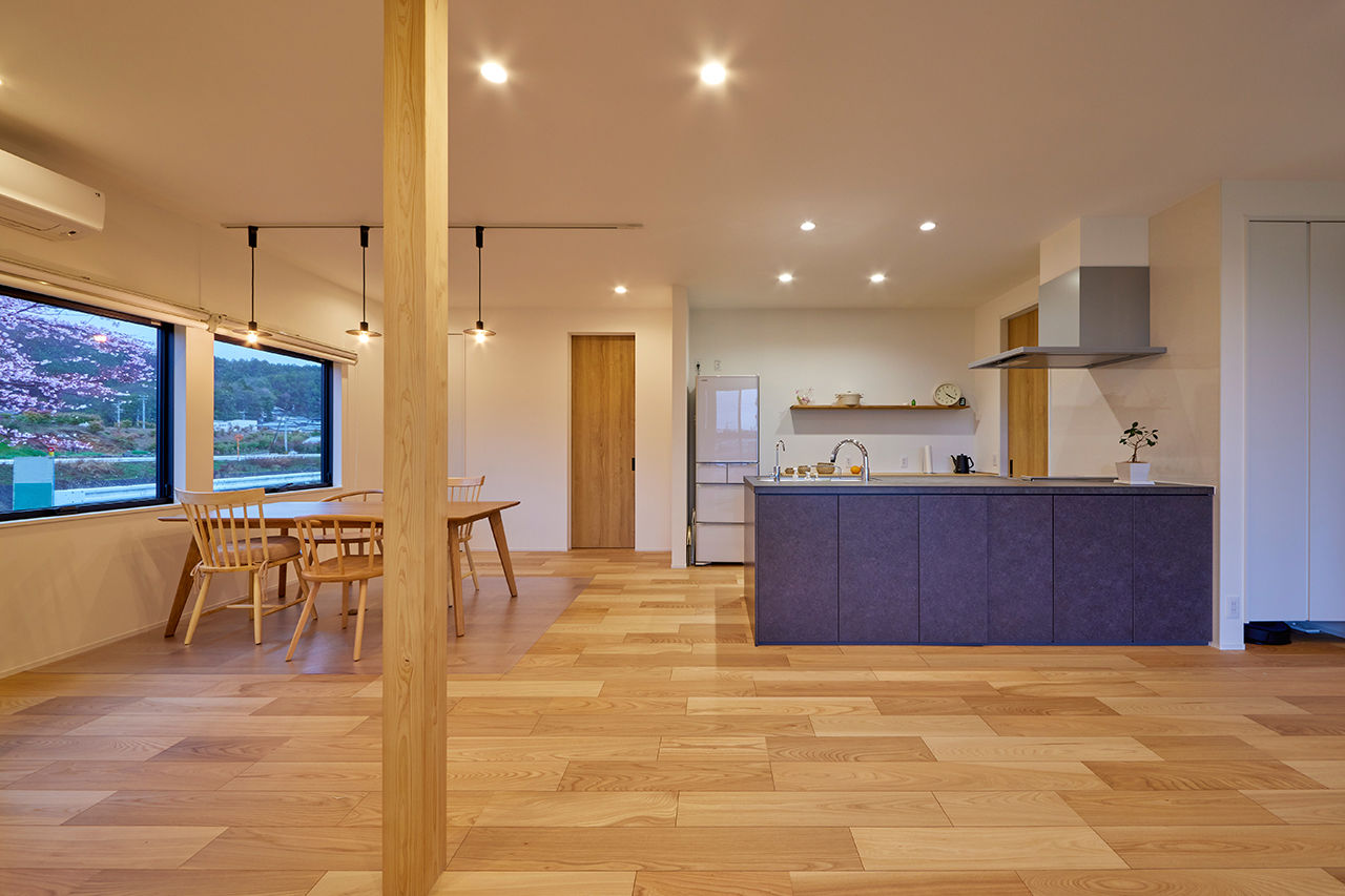 ストークホーム 【2000万円台×平屋】窓から桜の木を眺める暮らし。高天井で開放感たっぷり、外とつながるナチュラルな平屋の建築実例画像6