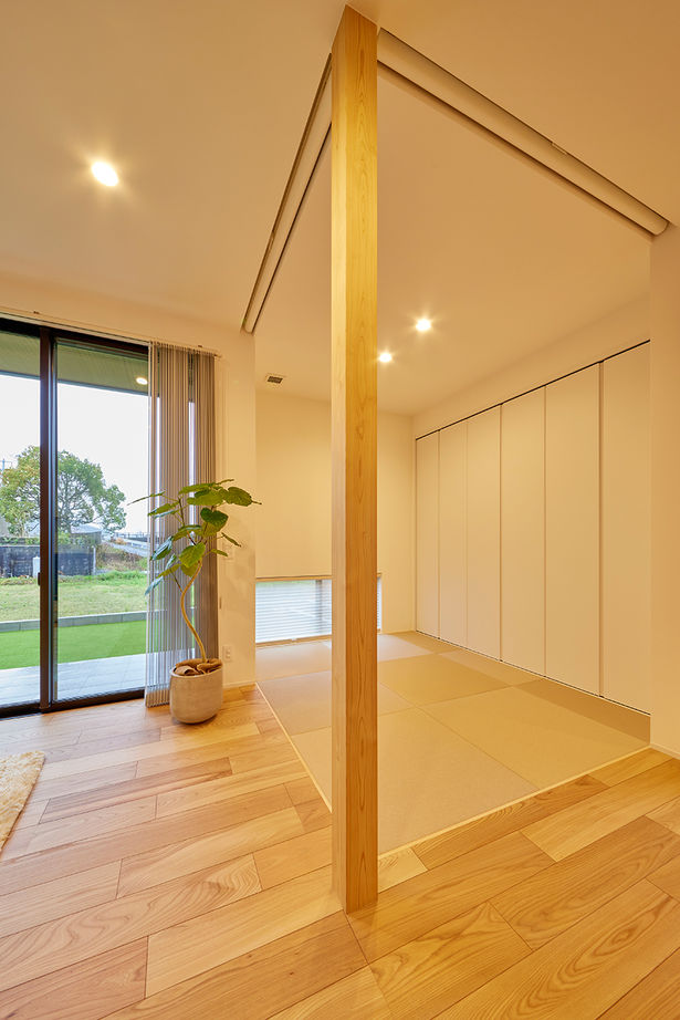 ストークホーム 【2000万円台×平屋】窓から桜の木を眺める暮らし。高天井で開放感たっぷり、外とつながるナチュラルな平屋の建築実例画像7