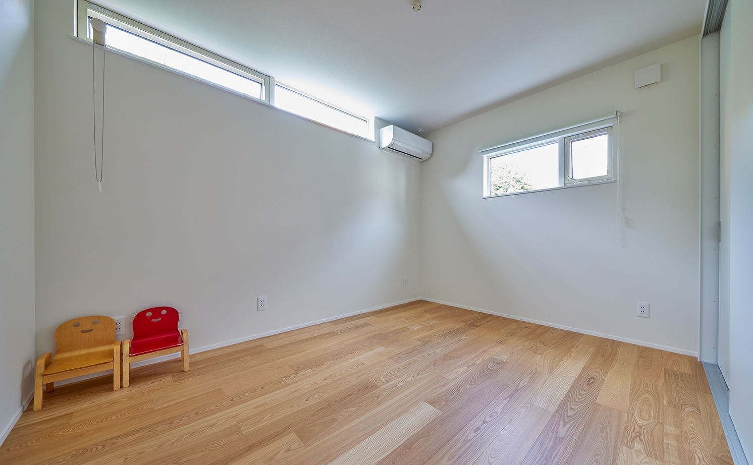 ストークホーム 【岐阜市×2000万円台×間取り図有】上質でシンプルな建築家デザイン。庭とリビングがつながるコの字型の家の建築実例画像17