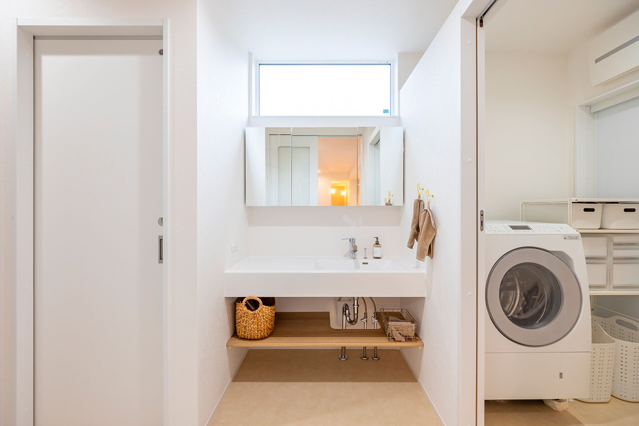 ストークホーム 【平屋×延床30坪台×間取り図有】コンパクトな動線でシンプルに暮らす。白いガルバリウムの平屋の建築実例画像8