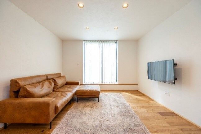 ストークホーム 【土地50坪台/間口5.4m/狭小/2階建て/3LDK】吹抜け+スキップフロアで面積以上の開放感を感じるおうちの建築実例画像5