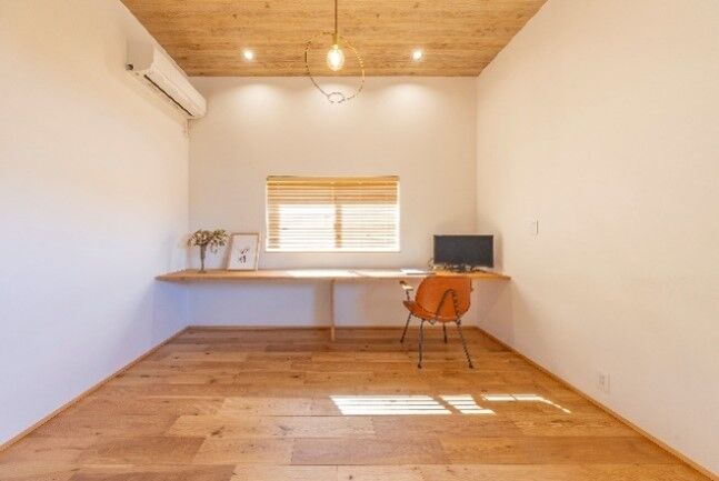 ストークホーム 【土地50坪台/間口5.4m/狭小/2階建て/3LDK】吹抜け+スキップフロアで面積以上の開放感を感じるおうちの建築実例画像7