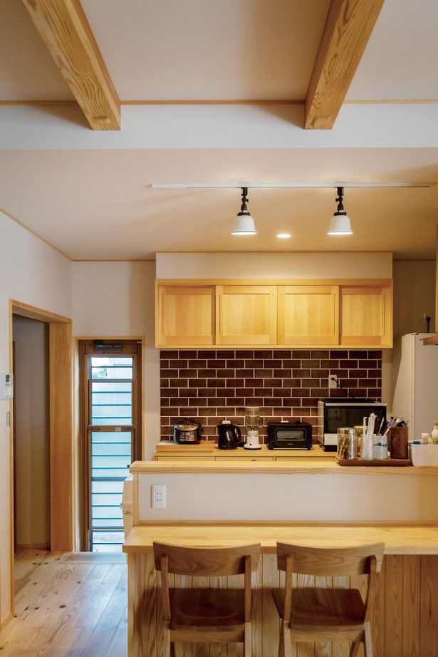 新日本建設 【1階寝室/スキップフロア】土間とリビングが直結！仕切りのない広々空間で、将来は1階だけで暮らせる家の建築実例画像5