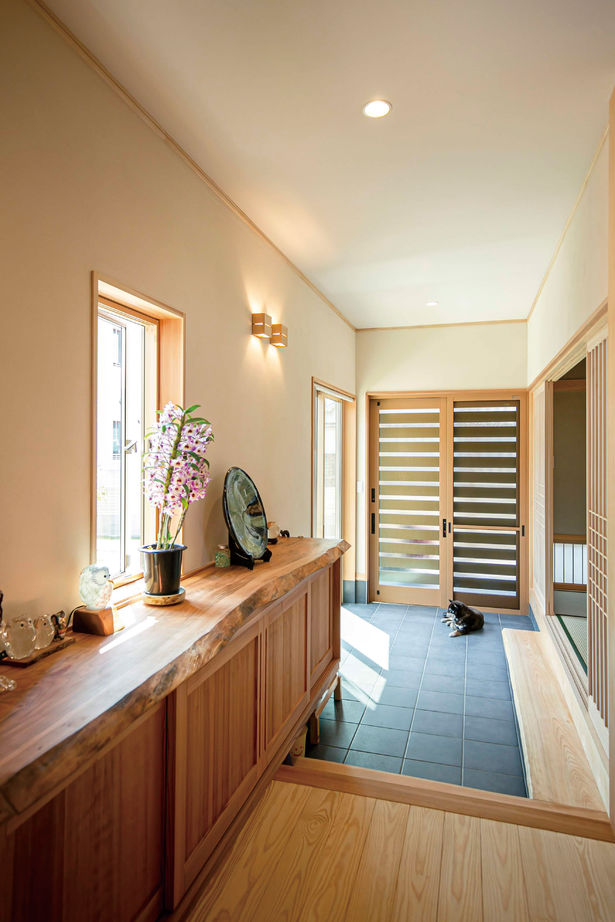 新日本建設 【平屋/中庭/和モダン】愛犬2匹が喜ぶドッグランのような広々とした中庭のある平屋の建築実例画像4