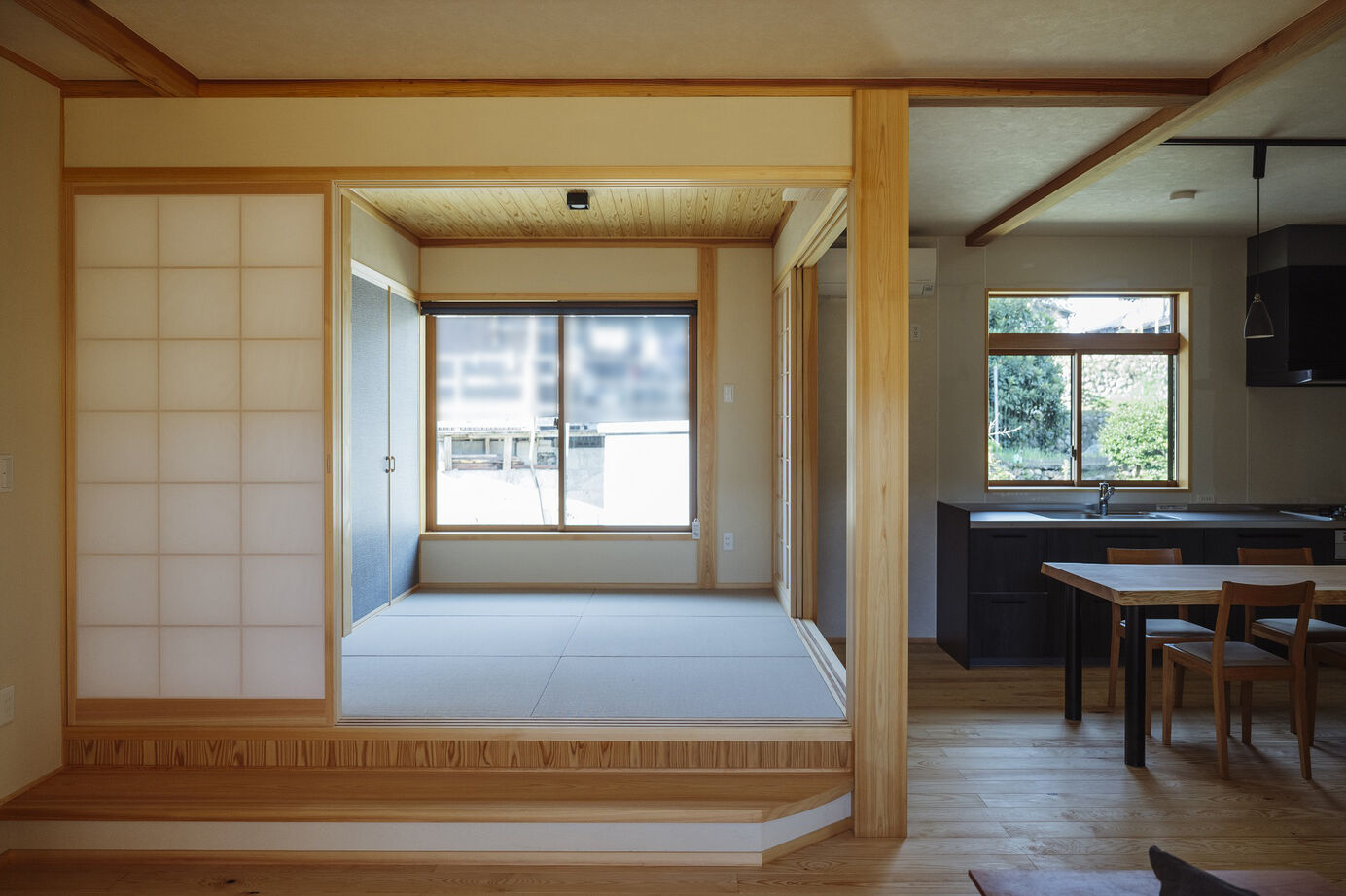 新日本建設 【平屋/勾配天井/ウッドデッキ/ワンフロア】ちょうどいい距離感で暮らせる二人暮らしの和モダンのお家の建築実例画像7