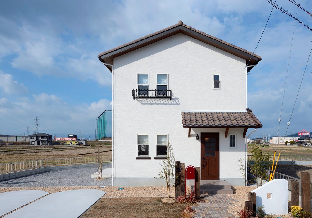 トキワ・ホーム 【滋賀県/1000万円台/30坪台/間取り図】モザイクタイルや無垢材を多用し、ナチュラルで可愛らしいデザインの建築実例画像