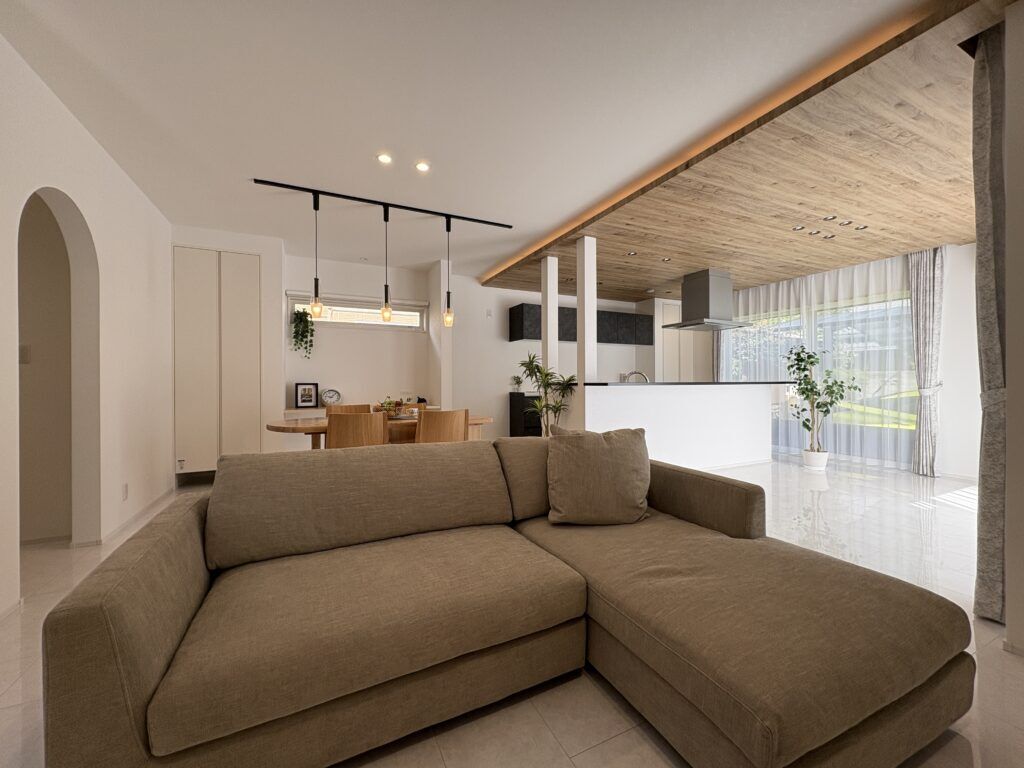 トキワ・ホーム グレイッシュトーンが落ち着くナチュラルモダンな家の建築実例画像3