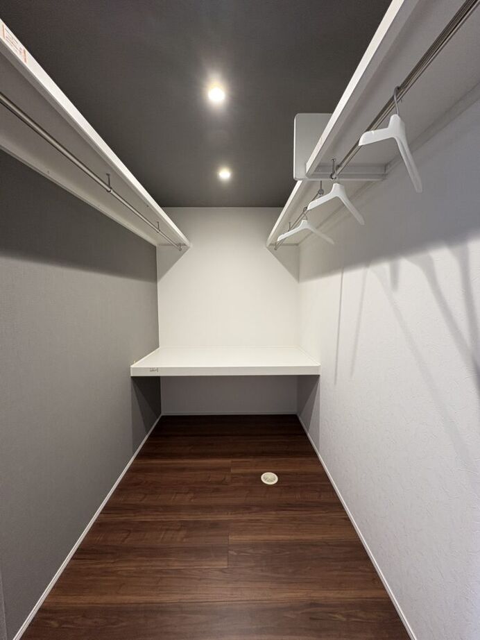 トキワ・ホーム グレイッシュトーンが落ち着くナチュラルモダンな家の建築実例画像8