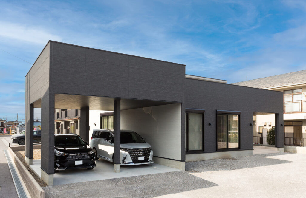 トキワ・ホーム 愛車を守る広々ガレージ。ホテルライクでおしゃれな住まいの建築実例画像