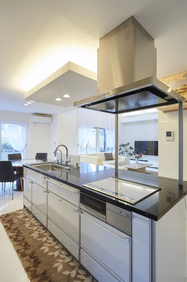 アキュラホーム（AQ Group） 【2000万円台/50坪】こだわりのインナーガレージ、薪ストーブを楽しむLDKを実現。家族が集う平屋の住まいの建築実例画像7