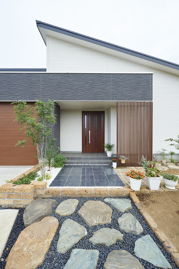 アキュラホーム（AQ Group） 【2000万円台/50坪】こだわりのインナーガレージ、薪ストーブを楽しむLDKを実現。家族が集う平屋の住まいの建築実例画像19