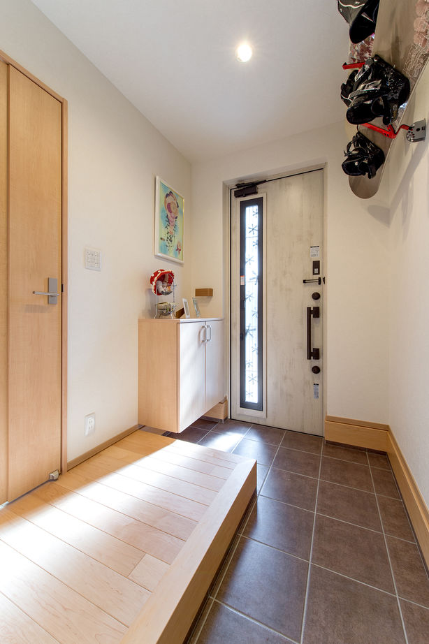 アキュラホーム（AQ Group） 【2000万円台/39坪/間取り図有】ハンモック、囲炉裏、ホームシアター、オモチャ箱のような楽しい住まいの建築実例画像8